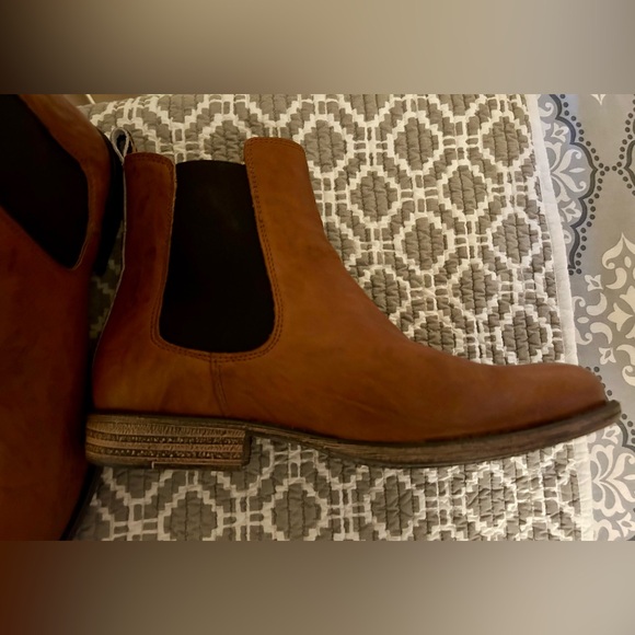 L’idea by Lori Jessy Chelsea Boots - Picture 12 of 15